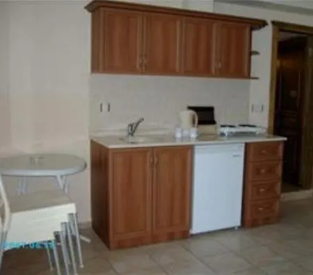 Nur Aparthotel 2*